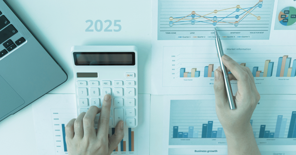 Alta do custo do dinheiro: 7 formas como os juros futuros e o cenário macro afetam o seu negócio